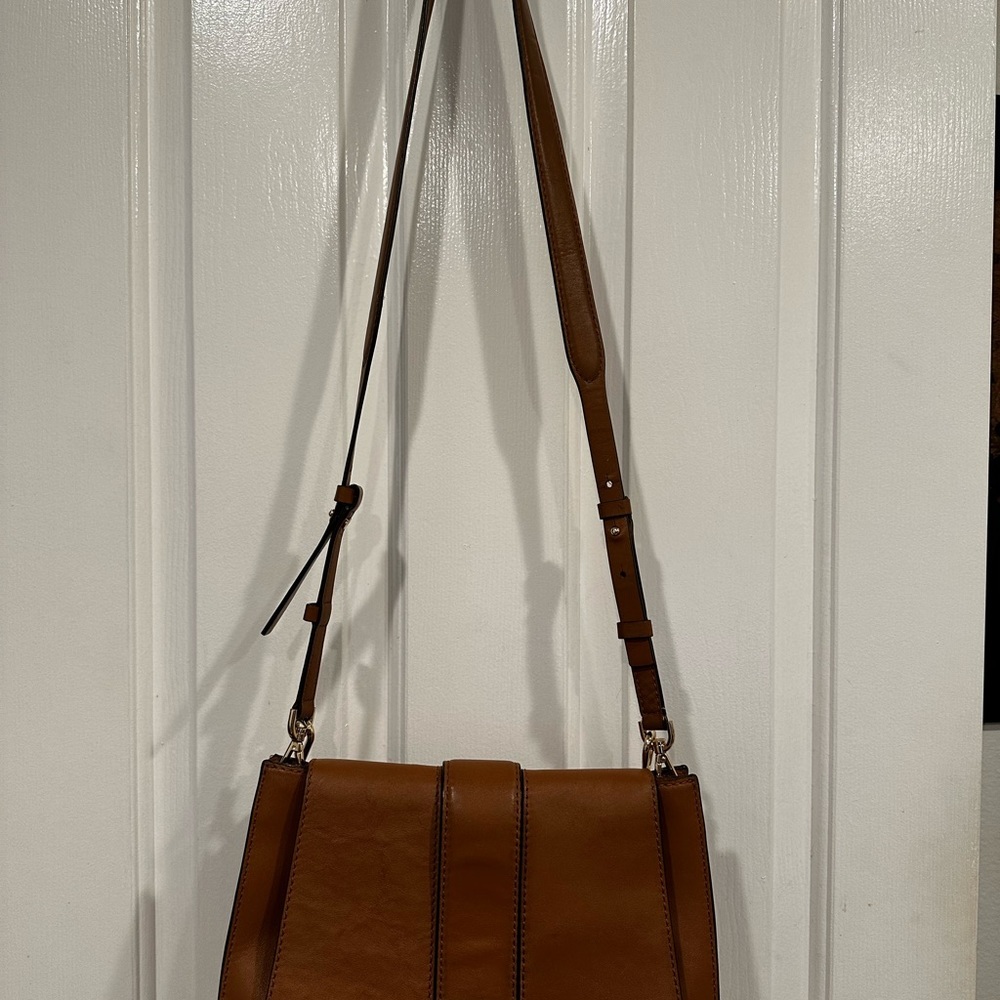 Classic Michael Kors Leather Purse - Picture 4 of 8